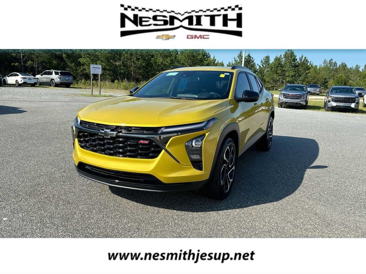 Used 2024 Chevrolet Trax RS w/ Sunroof Package FWD image 1