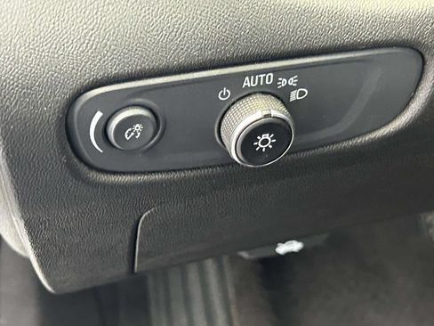 Used 2025 Chevrolet Malibu LT FWD image 18