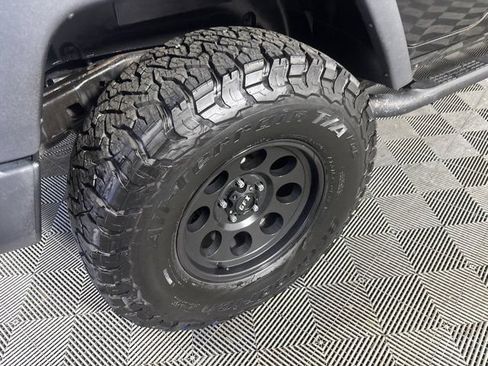 Used 2017 Jeep Wrangler Unlimited Sport w/ Quick Order Package 24S AWD/4WD image 7