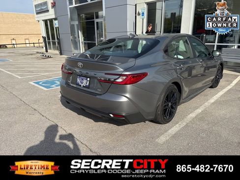 Used 2026 Toyota Camry SE image 4