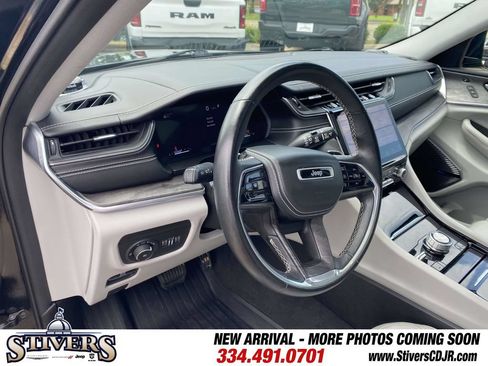 Used 2021 Jeep Grand Cherokee L Overland w/ Luxury Tech Group IV AWD/4WD image 52