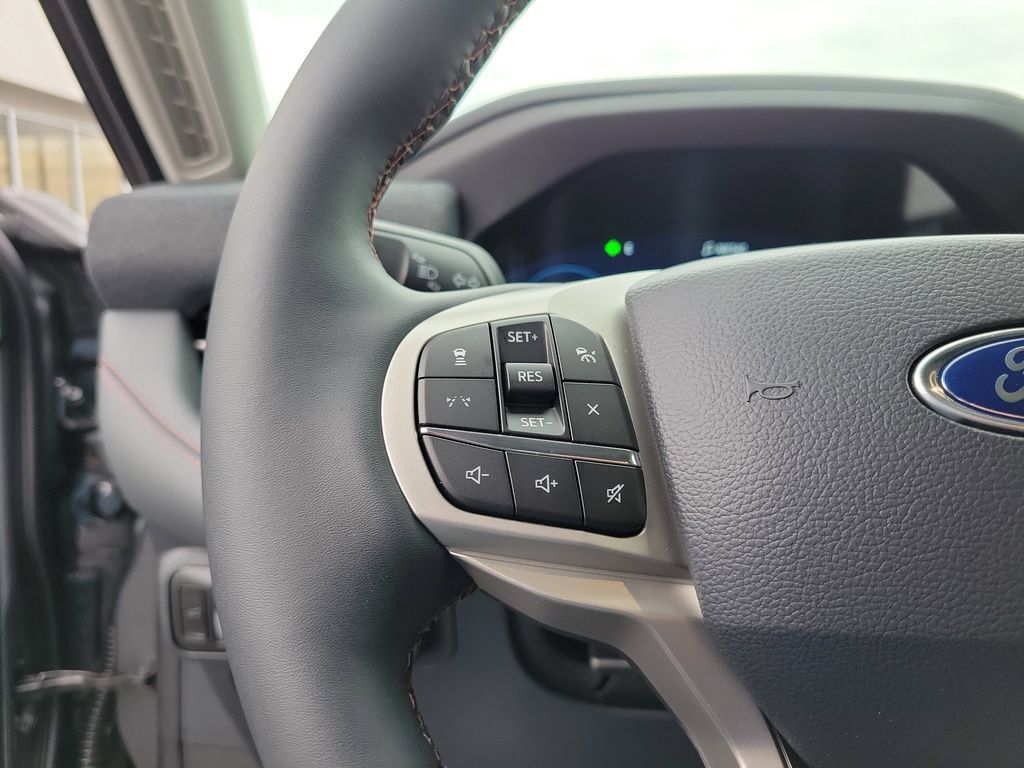 New 2026 Ford Explorer Active RWD image 23
