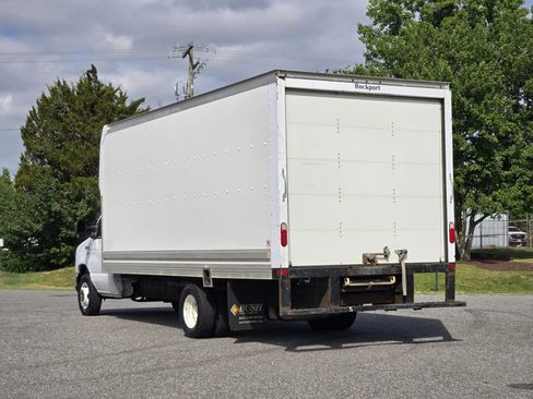 Used 2016 Ford E-350 and Econoline 350 Super Duty RWD image 12