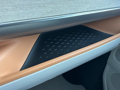 New 2025 Volkswagen ID. Buzz 1st Edition image 28