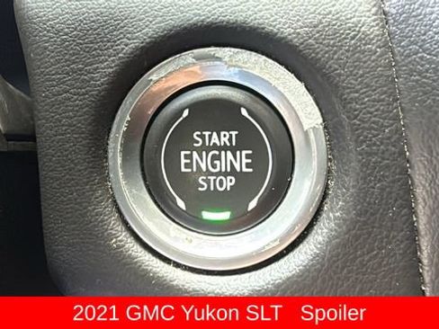 Used 2021 GMC Yukon SLT w/ SLT Premium Package image 17