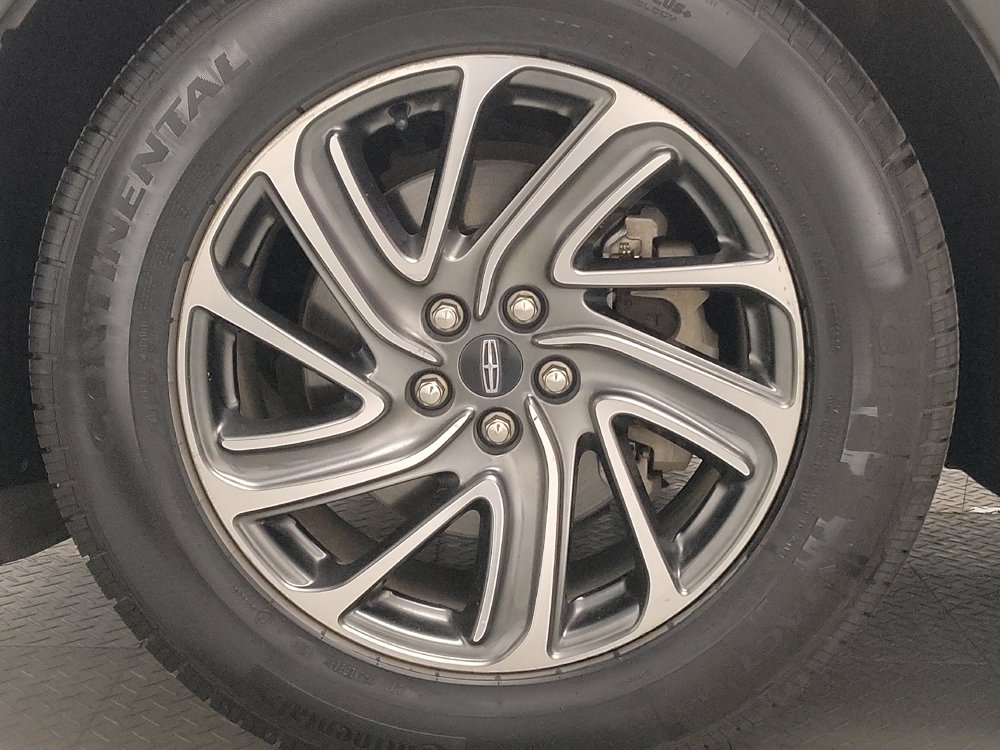 Used 2021 Lincoln Aviator 2WD w/ Class IV Trailer Tow Package image 31