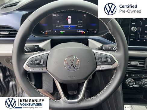 Used 2024 Volkswagen Taos SE w/ Panoramic Sunroof Package AWD/4WD image 12