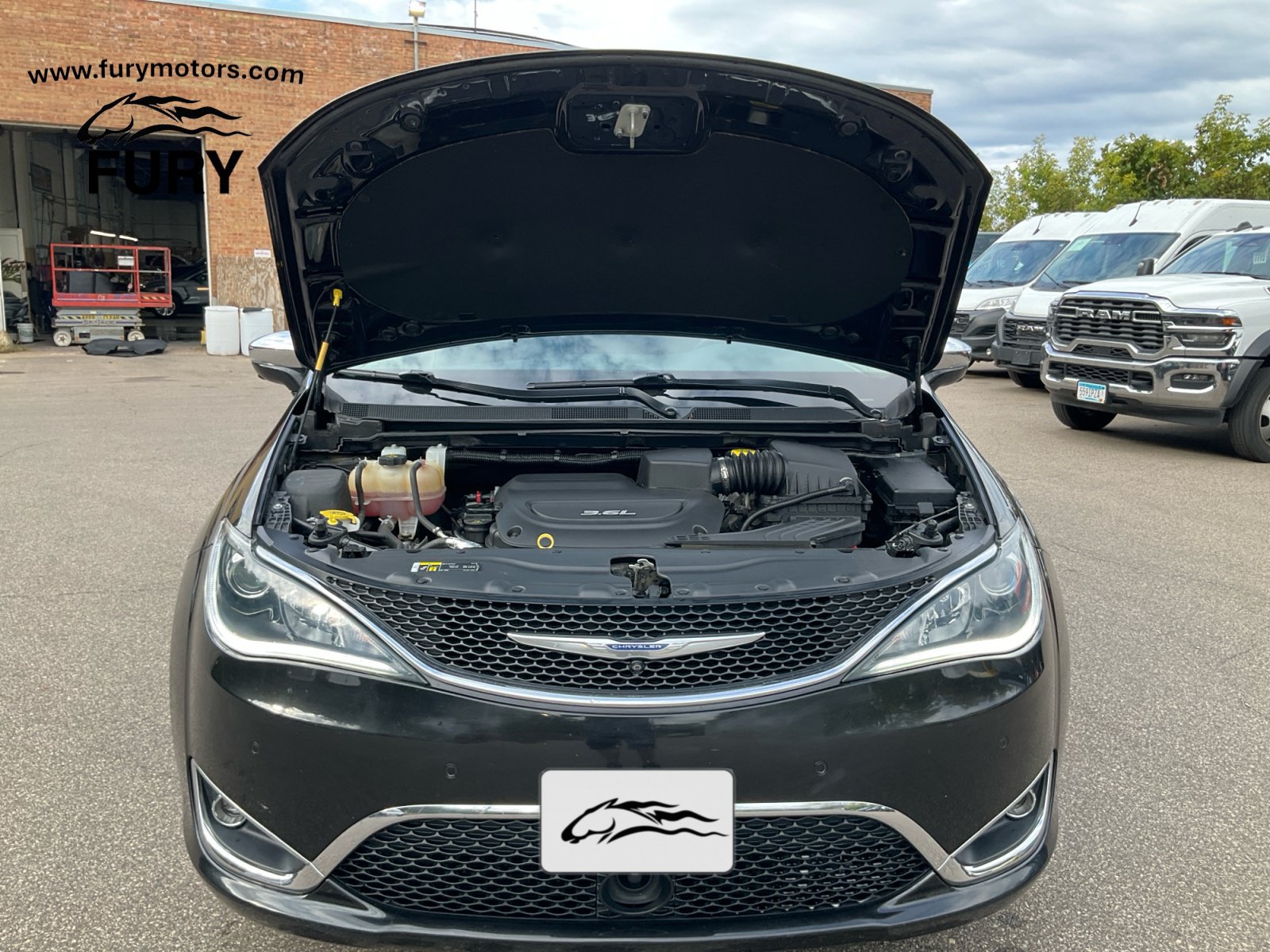 Used 2018 Chrysler Pacifica Limited w/ Advanced Safetytec Group FWD image 33
