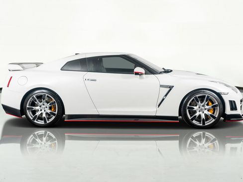 Used 2009 Nissan GT-R Premium image 5