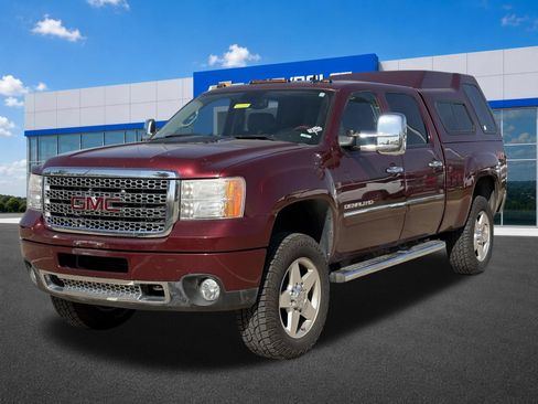 Certified 2014 GMC Sierra 3500 Denali w/ Suspension Package, Off-Road AWD/4WD image 3