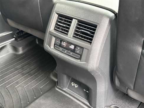Used 2021 Volkswagen Atlas SE AWD/4WD image 18