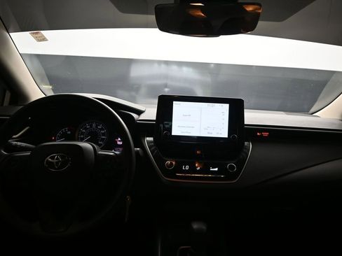 Used 2022 Toyota Corolla LE FWD image 19