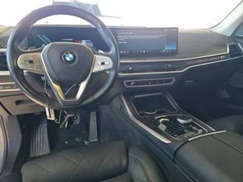 Used 2025 BMW X7 xDrive40i AWD/4WD image 4