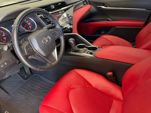 Used 2020 Toyota Camry XSE FWD image 11