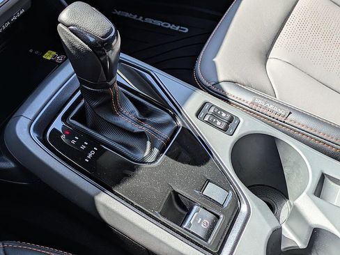 Used 2025 Subaru Crosstrek 2.5i Limited w/ Crosstrek Mirror Package image 23