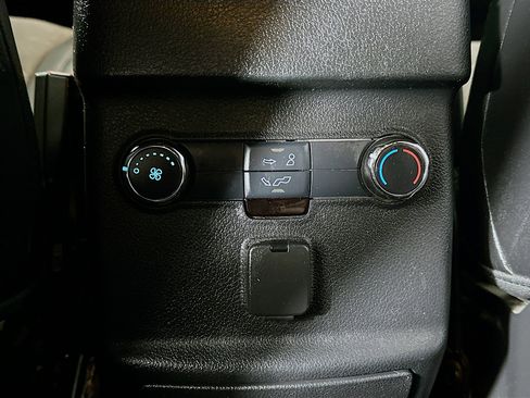 Used 2017 Ford Explorer XLT w/ Equipment Group 202A image 23