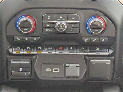 Used 2022 Chevrolet Silverado 1500 High Country image 15