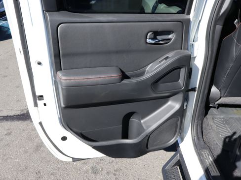 Used 2023 Nissan Frontier PRO-4X w/ Pro-4X Premium Package image 34