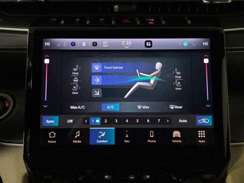 Used 2023 Jeep Grand Cherokee Limited w/ Luxury Tech Group II image 24