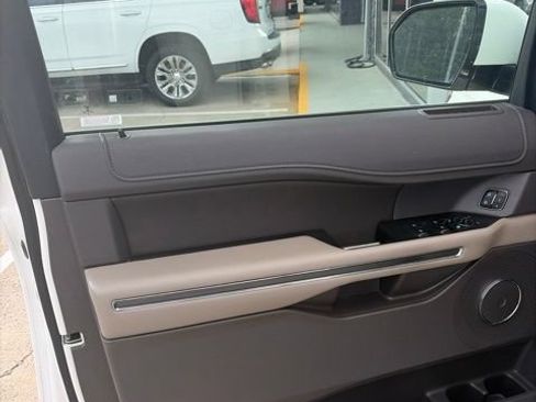 Used 2021 Ford Expedition XLT AWD/4WD image 23