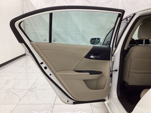 Used 2016 Honda Accord Touring image 24
