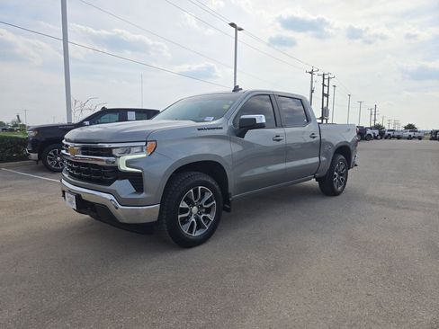 Used 2024 Chevrolet Silverado 1500 LT image 7
