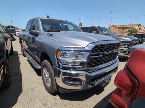 Used 2024 RAM 2500 Big Horn AWD/4WD image 2