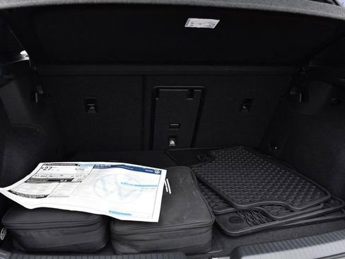 Certified 2025 Volkswagen GTI SE image 25