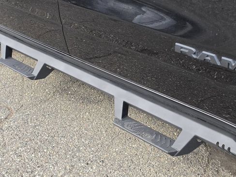 Used 2019 RAM 1500 Big Horn AWD/4WD image 11