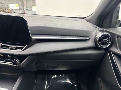 Used 2025 Chevrolet Equinox LT FWD image 57