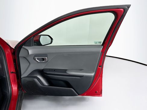 Used 2025 Kia K4 FWD image 32