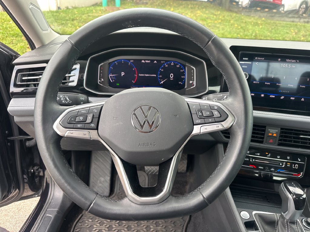 Used 2025 Volkswagen Jetta SEL FWD image 44
