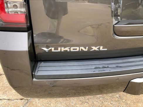 Used 2020 GMC Yukon XL SLT AWD/4WD image 30