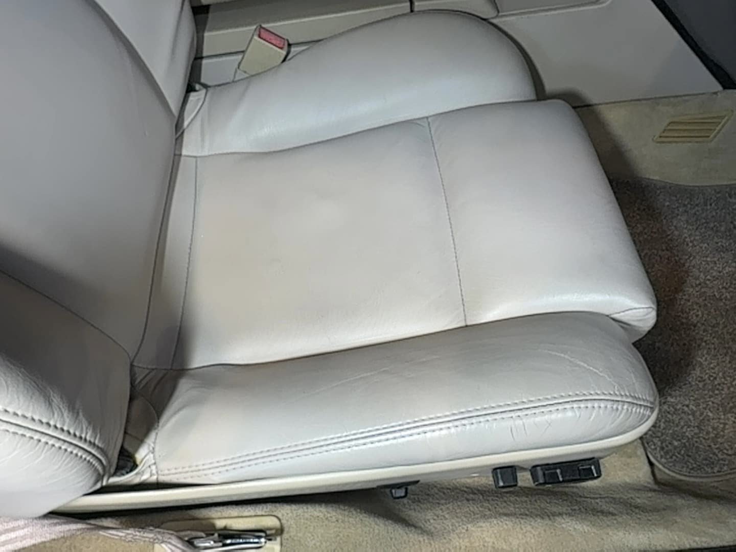 Used 1993 Cadillac Allante FWD image 68