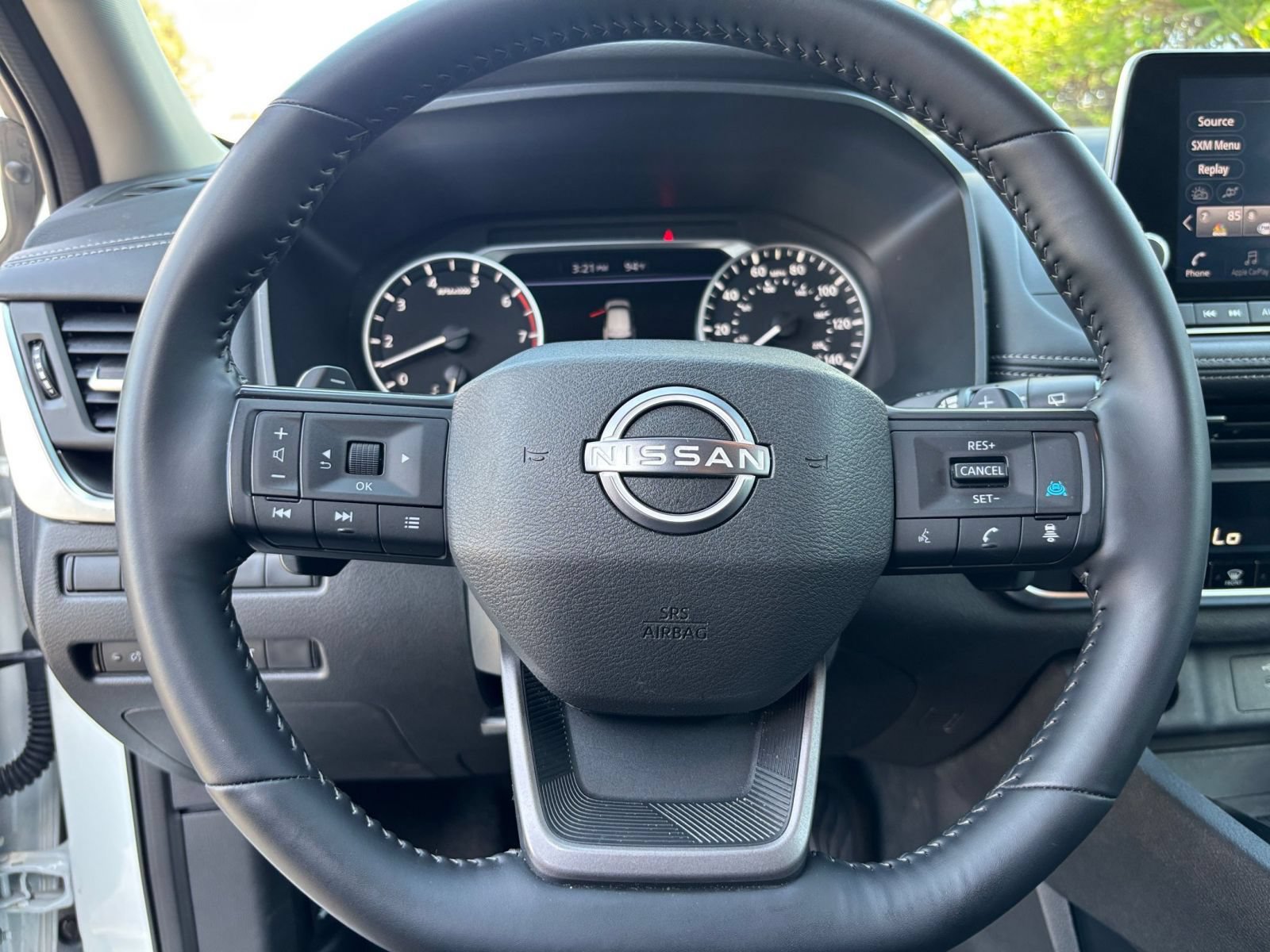 Used 2025 Nissan Rogue SV AWD/4WD image 29