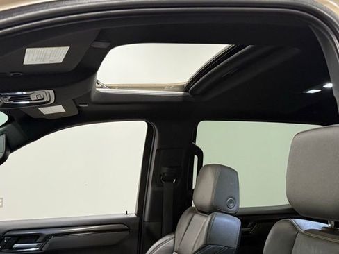 Used 2022 Chevrolet Silverado 1500 ZR2 image 34