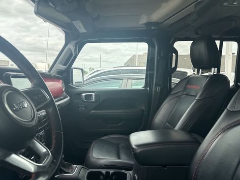 Used 2021 Jeep Wrangler Unlimited Rubicon w/ Uconnect 4C Nav & Sound Group AWD/4WD image 30