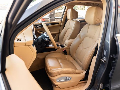 Used 2016 Porsche Macan S image 15