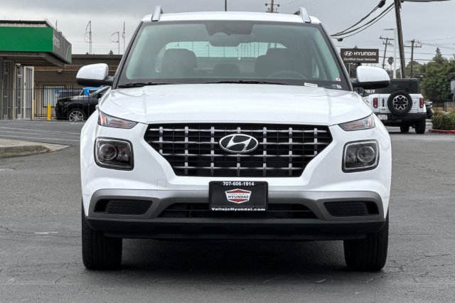 New 2026 Hyundai Venue SEL FWD image 3