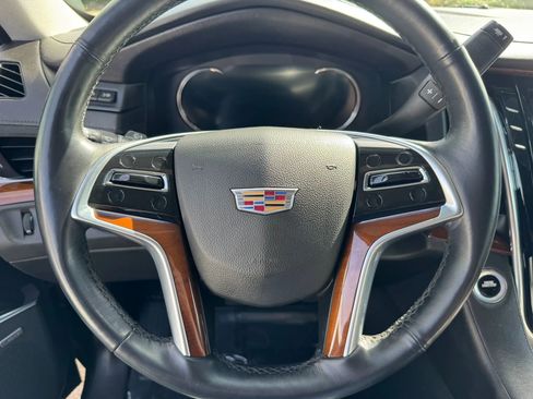 Used 2018 Cadillac Escalade ESV Premium Luxury image 29