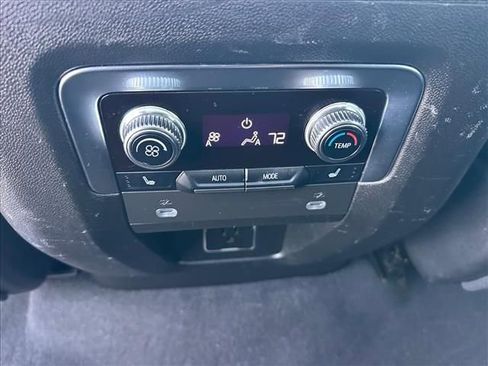 Used 2023 GMC Yukon Denali image 16