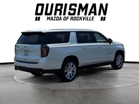 Used 2024 Chevrolet Suburban High Country w/ Premium Package AWD/4WD image 6