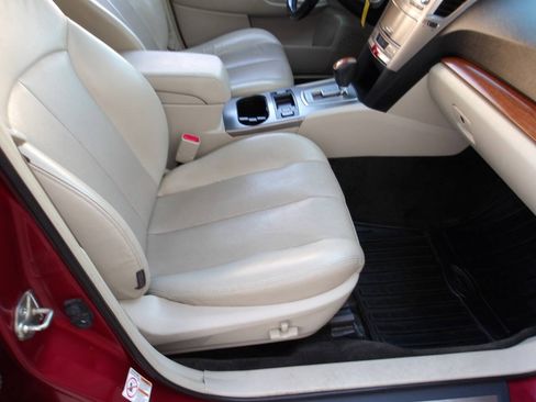 Used 2014 Subaru Outback 2.5i Limited AWD/4WD image 7