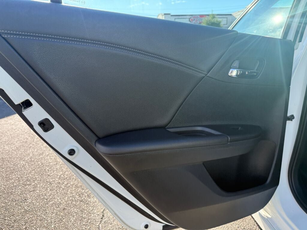 Used 2016 Honda Accord Sport image 23