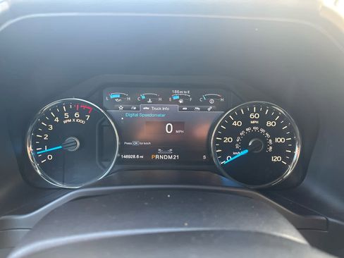 Used 2016 Ford F150 Platinum w/ Equipment Group 701A Luxury image 10