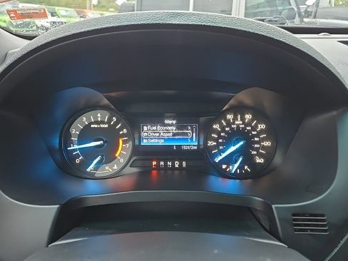 Used 2017 Ford Explorer XLT image 49