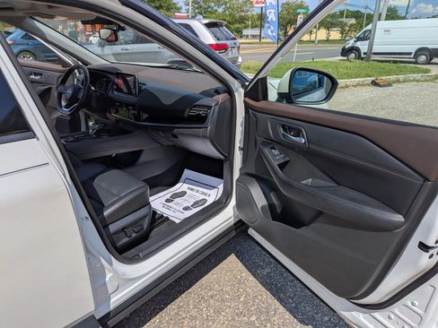 Used 2023 Nissan Rogue SL AWD/4WD image 41