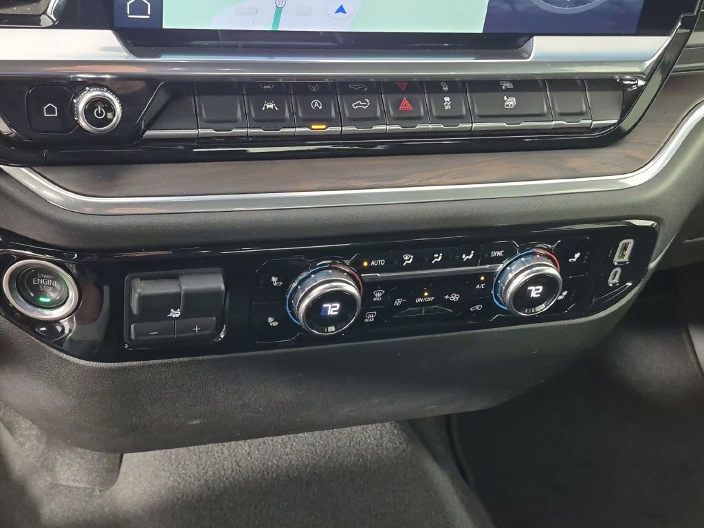 Used 2025 GMC Sierra 1500 SLT AWD/4WD image 26