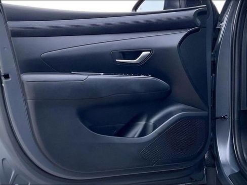 Certified 2025 Hyundai Tucson SE FWD image 23
