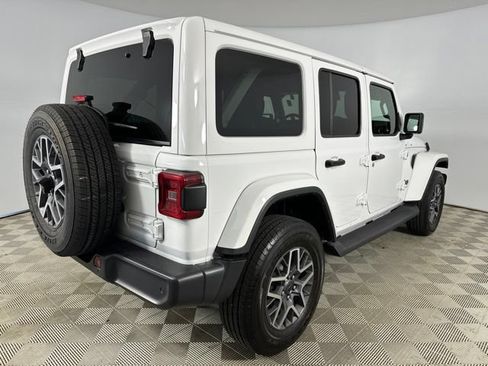 Used 2025 Jeep Wrangler Unlimited Sahara AWD/4WD image 14